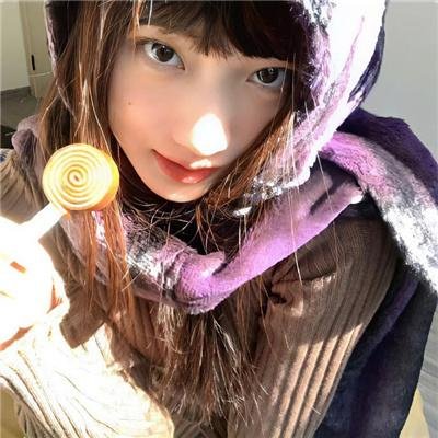 拿针的女孩